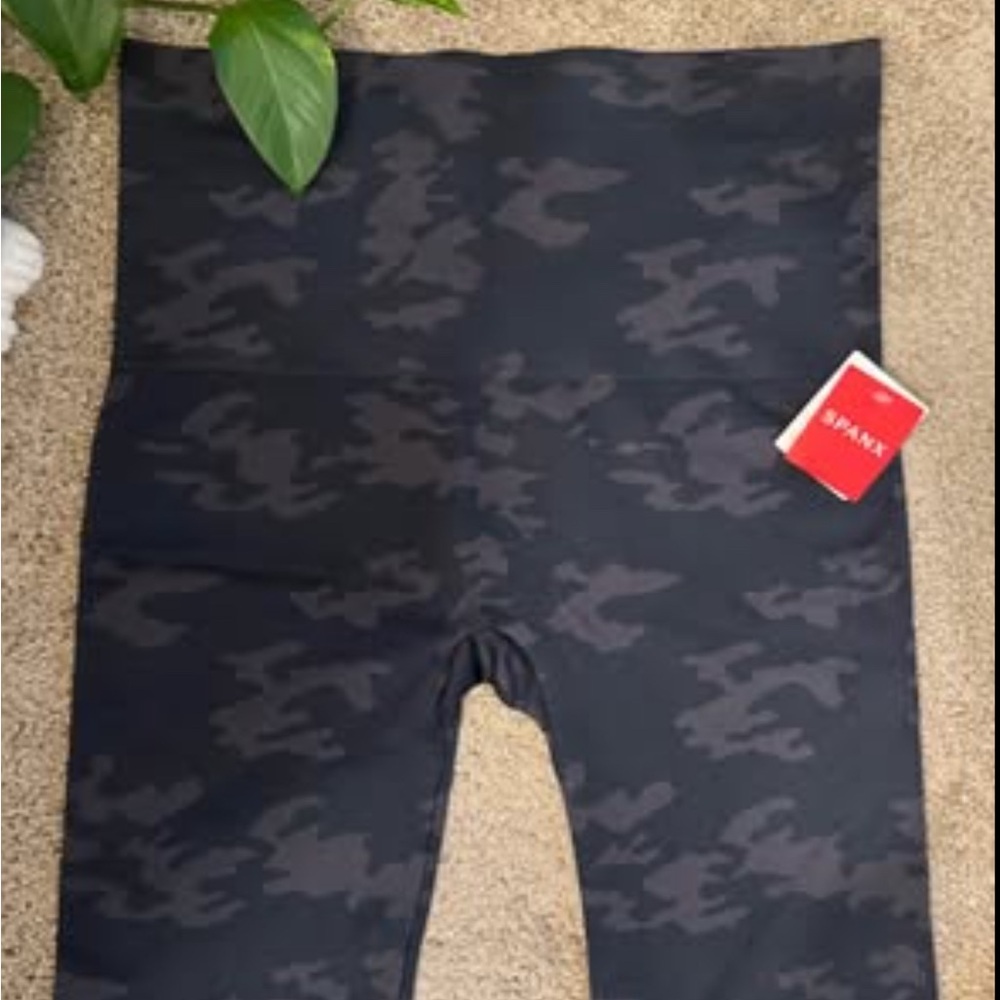 SPANX Women's Black Camo Athletic Shorts